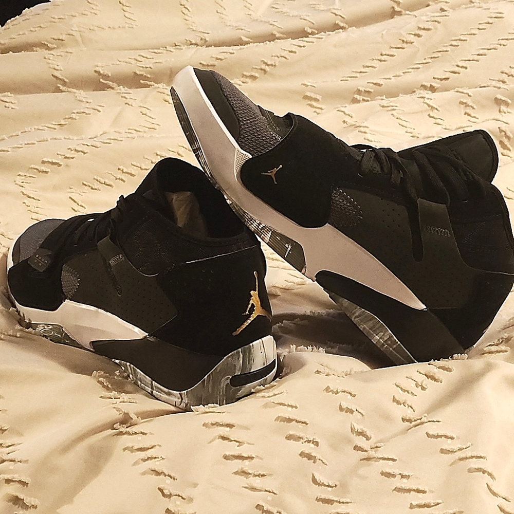 Air Jordan's Zion 10.5 mens